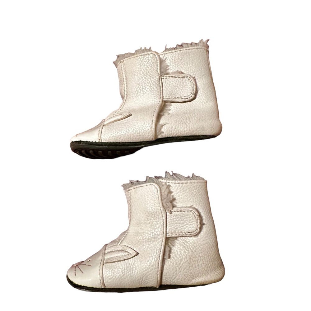 Jack & Lily white fleece lined bunny boots w/ rubber sole. 18-24m, 6.5. - Picture 3 of 12